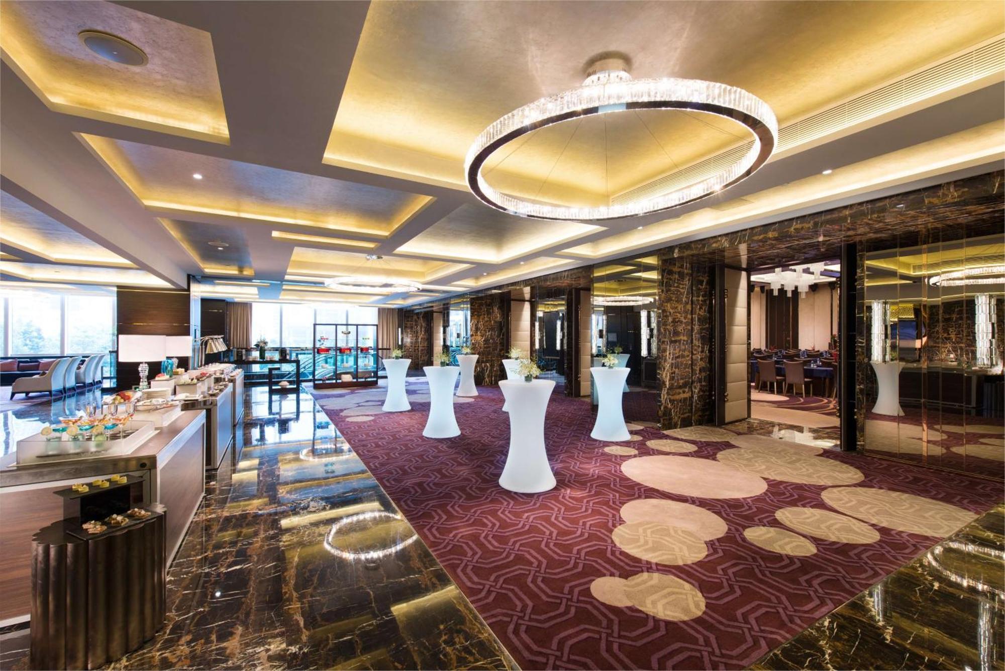 Hilton Shenzhen Futian, Metro Station At Hotel Front Door, Close To Futian Convention & Exhibition Center Zewnętrze zdjęcie